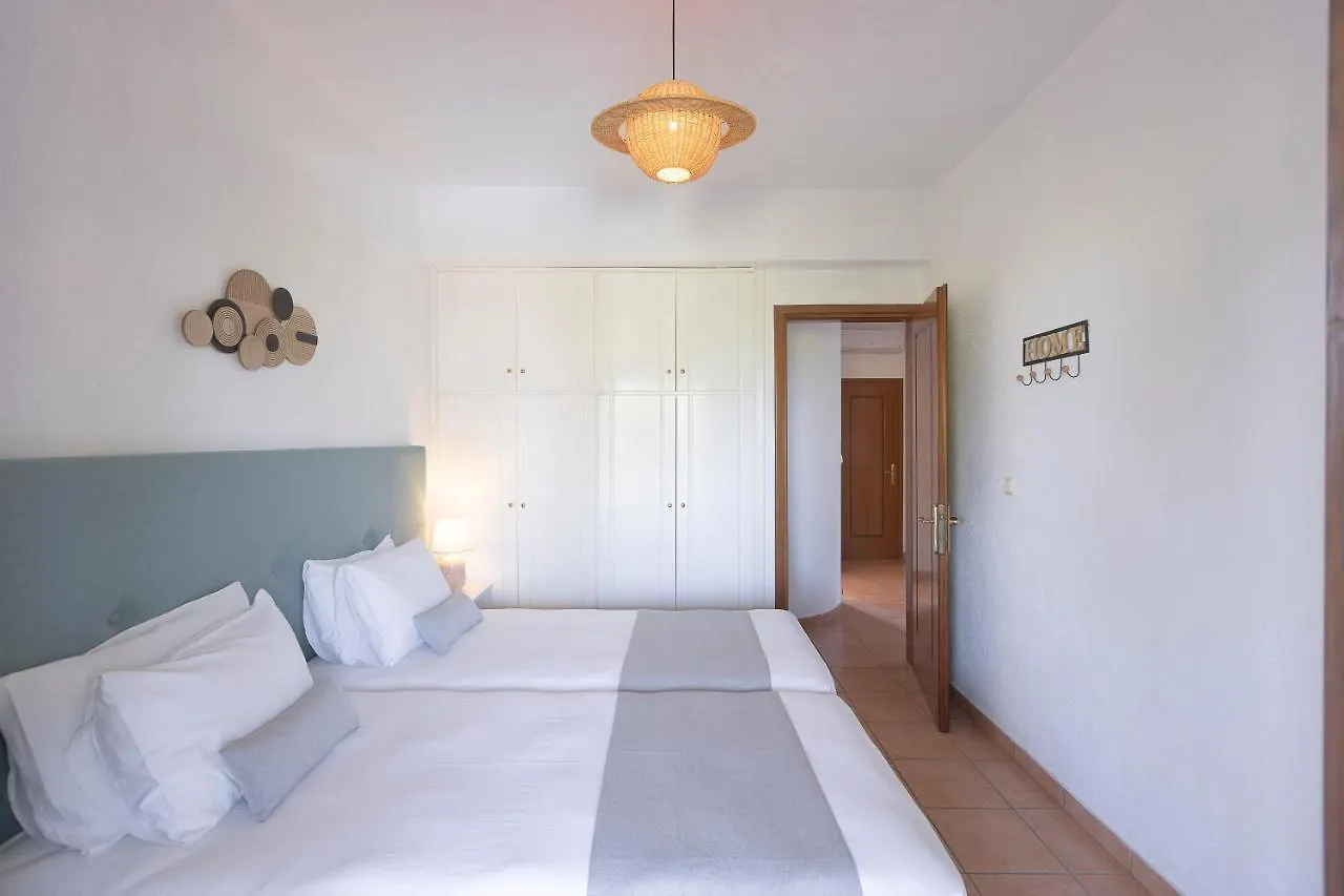 Coconut & Vanilla & Pineapple Pool Apartments #Feelslikehome Kriopigi Casa de Férias
